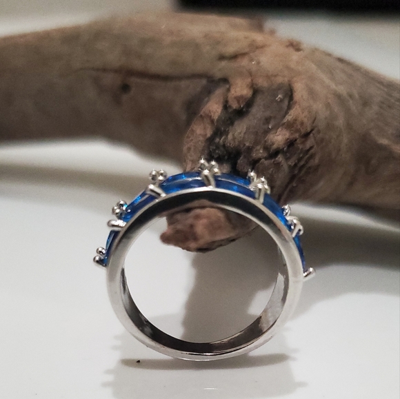 3.75 CTW Blue Sapphire Ring - Picture 3 of 6